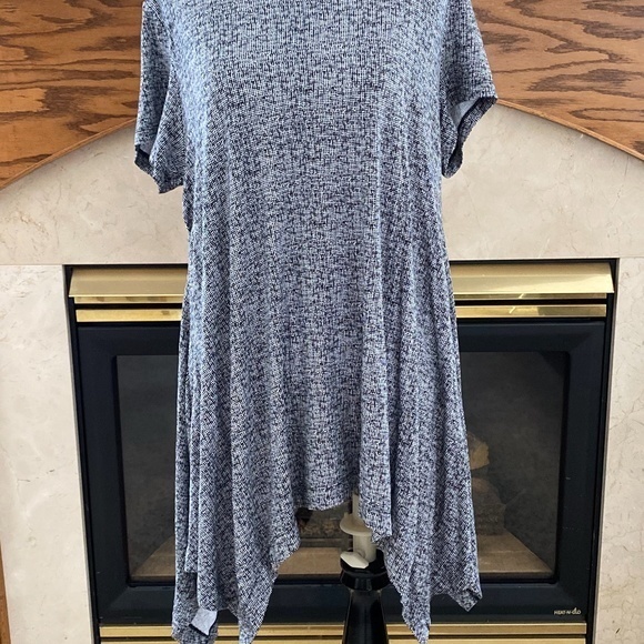 Chelsea & Theodore‎ Sharkbite Top Sz. L NWT - Picture 3 of 11